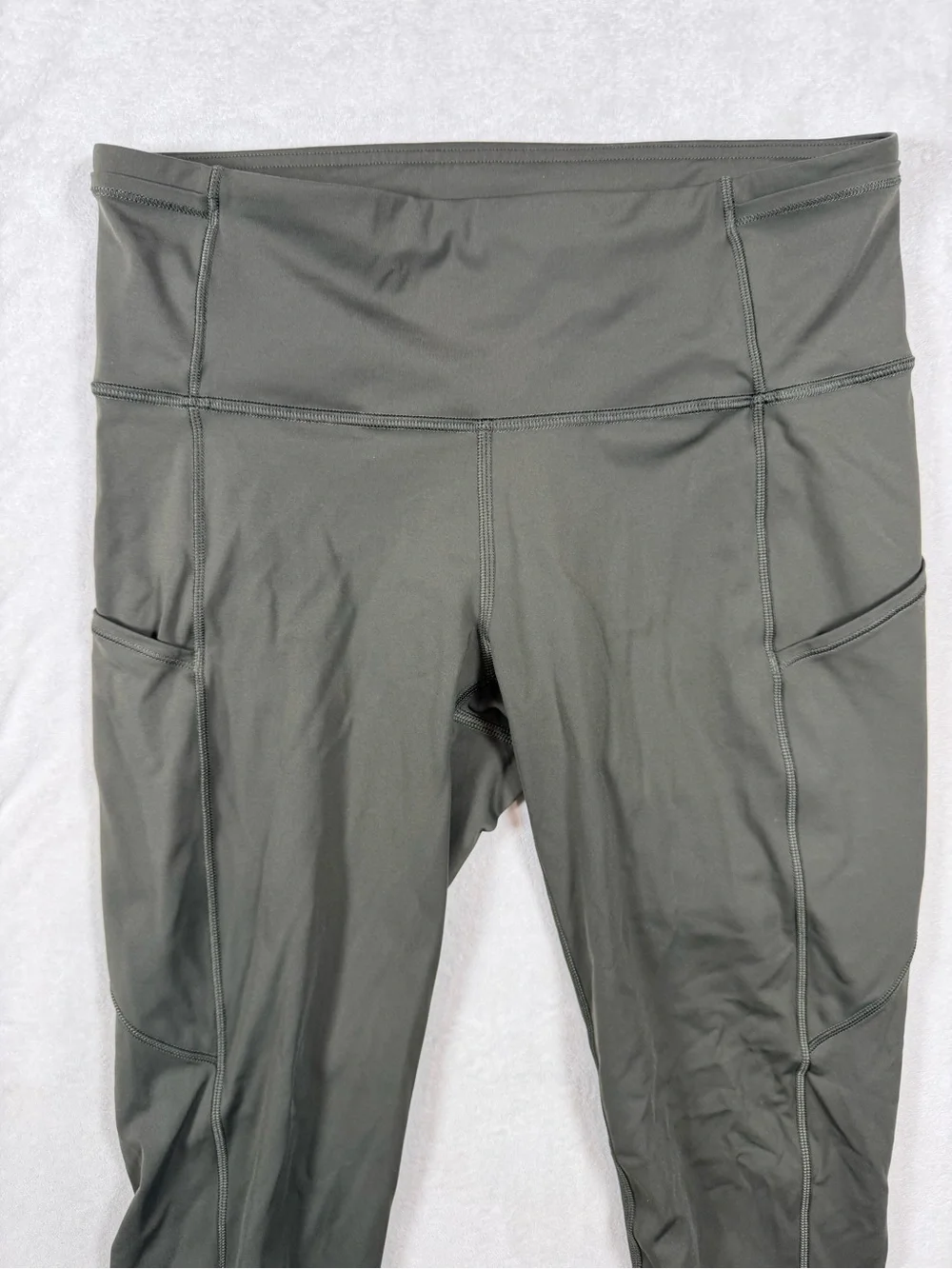 lululemon athletica Size 8 High-Rise Crop Leggings — Olive